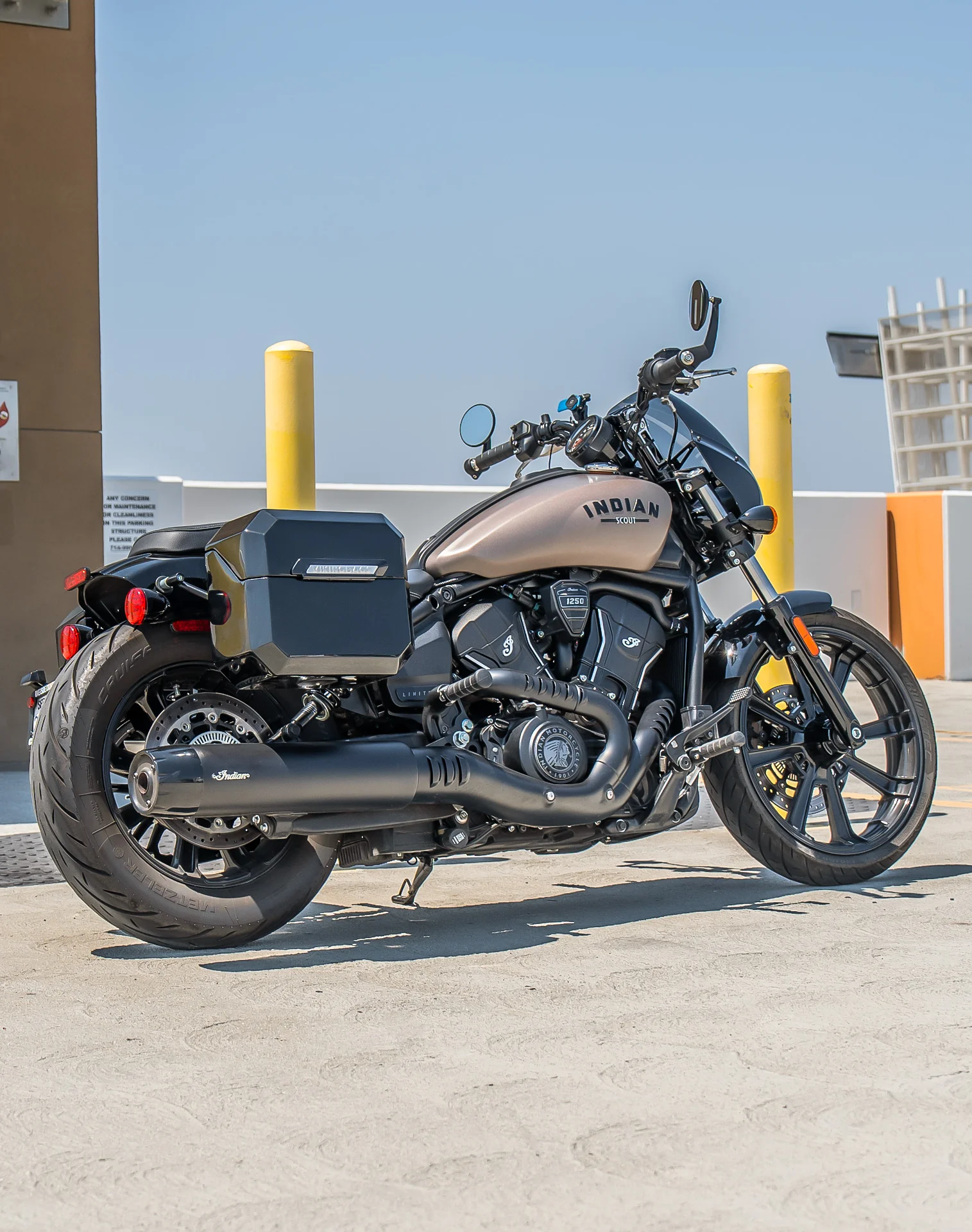 20L - Outlaw Quick-Mount Small 2025+ Indian Sport Scout Painted Hard Saddlebags - Image 3