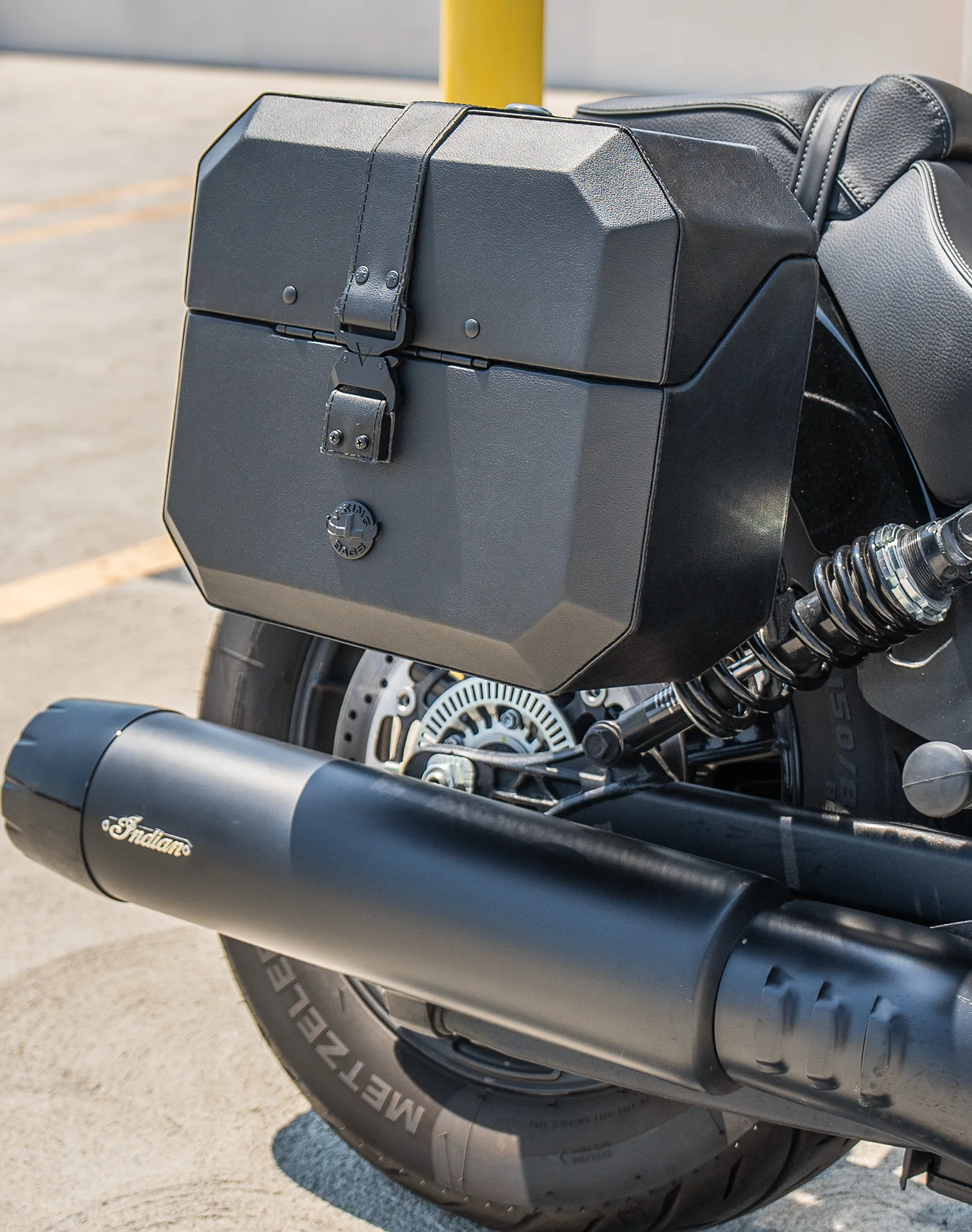 20L - Outlaw Quick-Mount Small 2025+ Indian Sport Scout Sixty Leather Wrapped Hard Saddlebags - Image 5