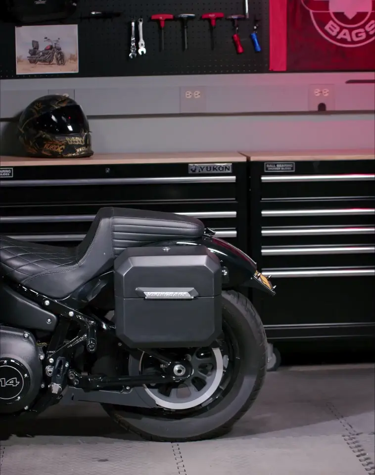 20L - Outlaw Quick-Mount Small 2025+ Indian Sport Scout Sixty Matte Hard Saddlebags - Image 10