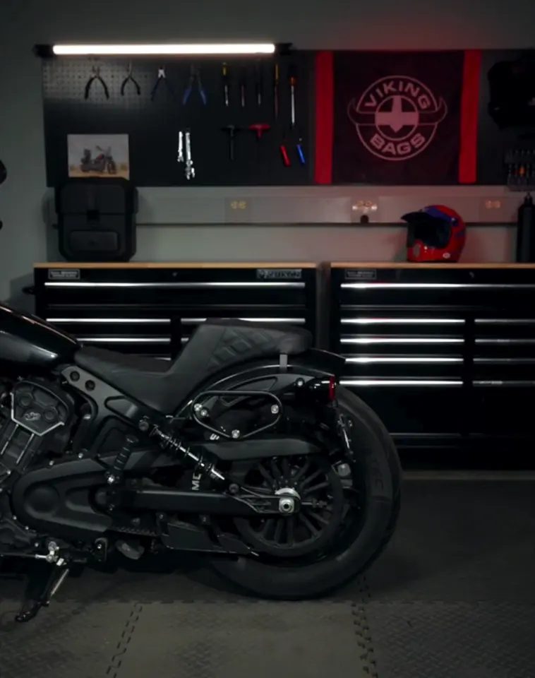 28L - Panzer Medium Quick-Mount Harley Softail Fat Bob FXFB/S Leather Saddlebags - Image 6