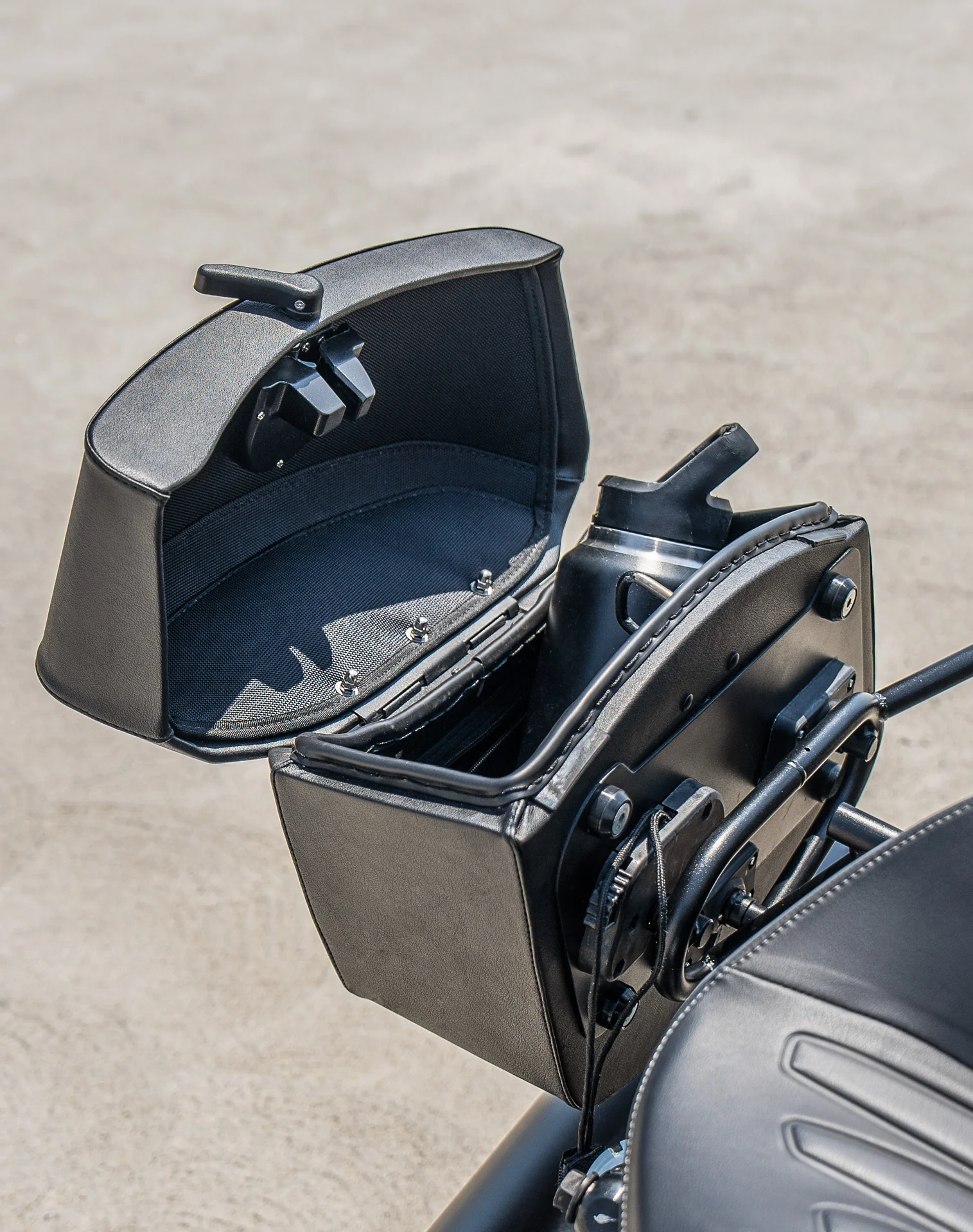 24L - Ironclad Quick-Mount Medium 2025+ Indian Scout Bobber Leather Wrapped Hard Saddlebags - Image 6