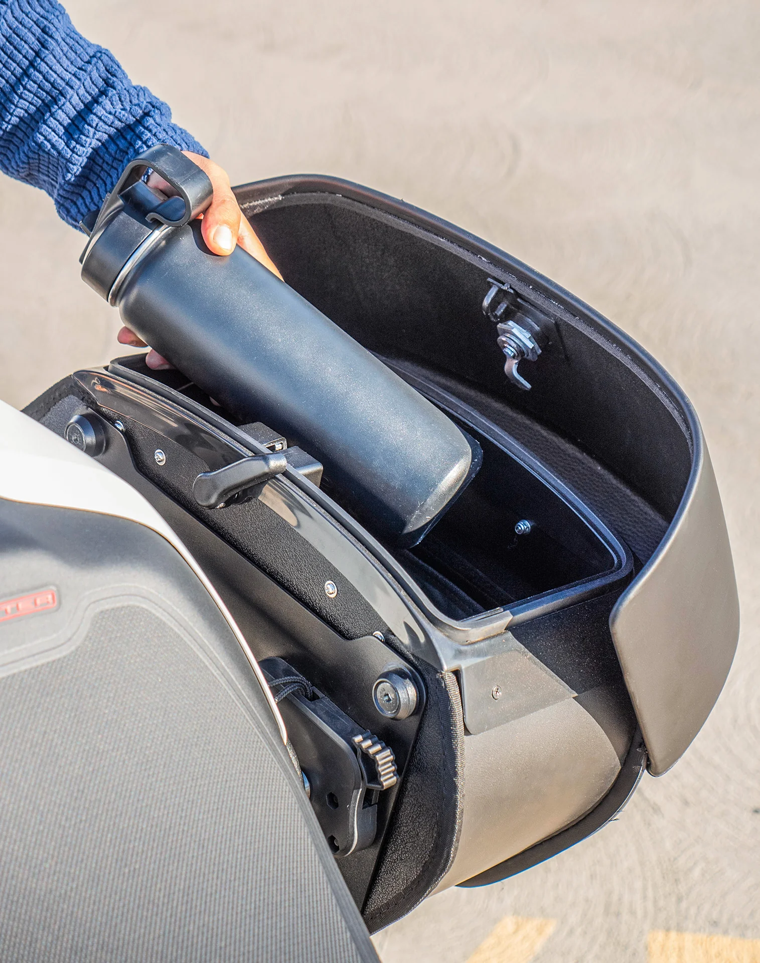 28L - Pantheon Medium Quick Mount Ducati Monster 797 Motorcycle Saddlebags - Image 6