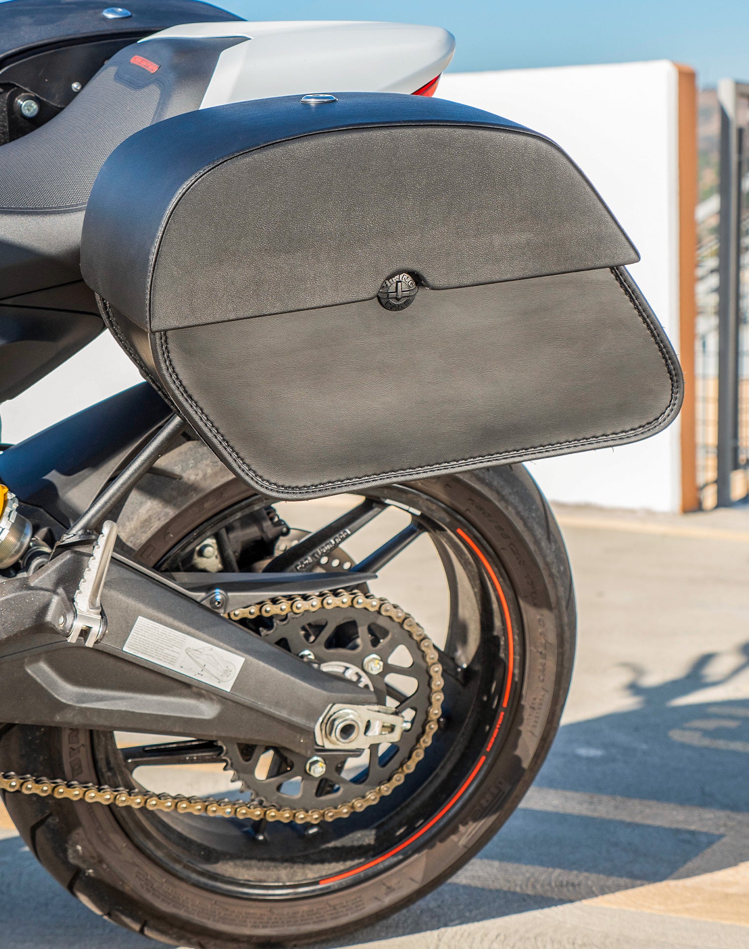 28L - Panzer Medium Quick Mount Ducati Monster 797 Leather Saddlebags - Image 4