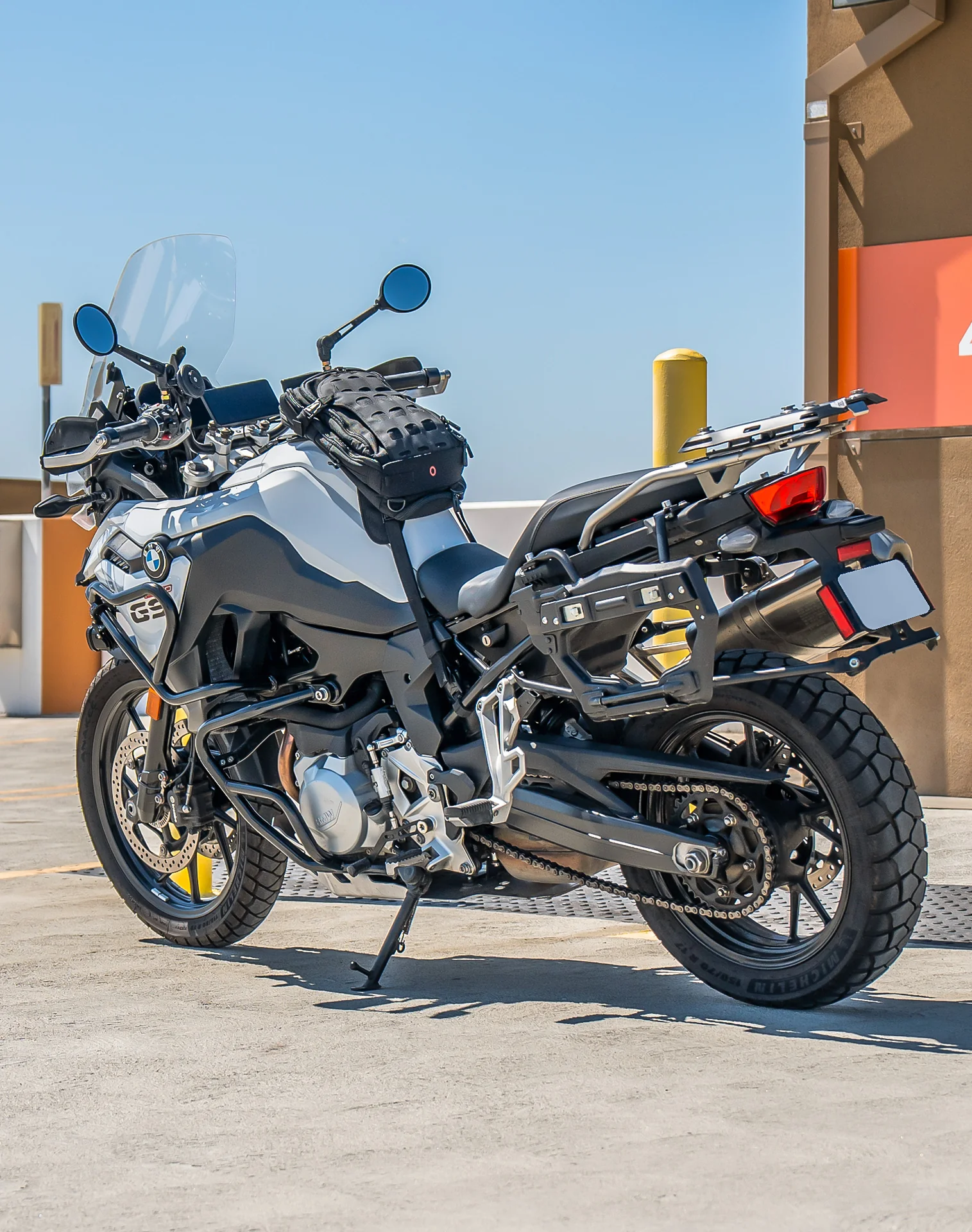 7L - Apex BMW ADV Touring Tank Bag with Hydration Pack - Image 3