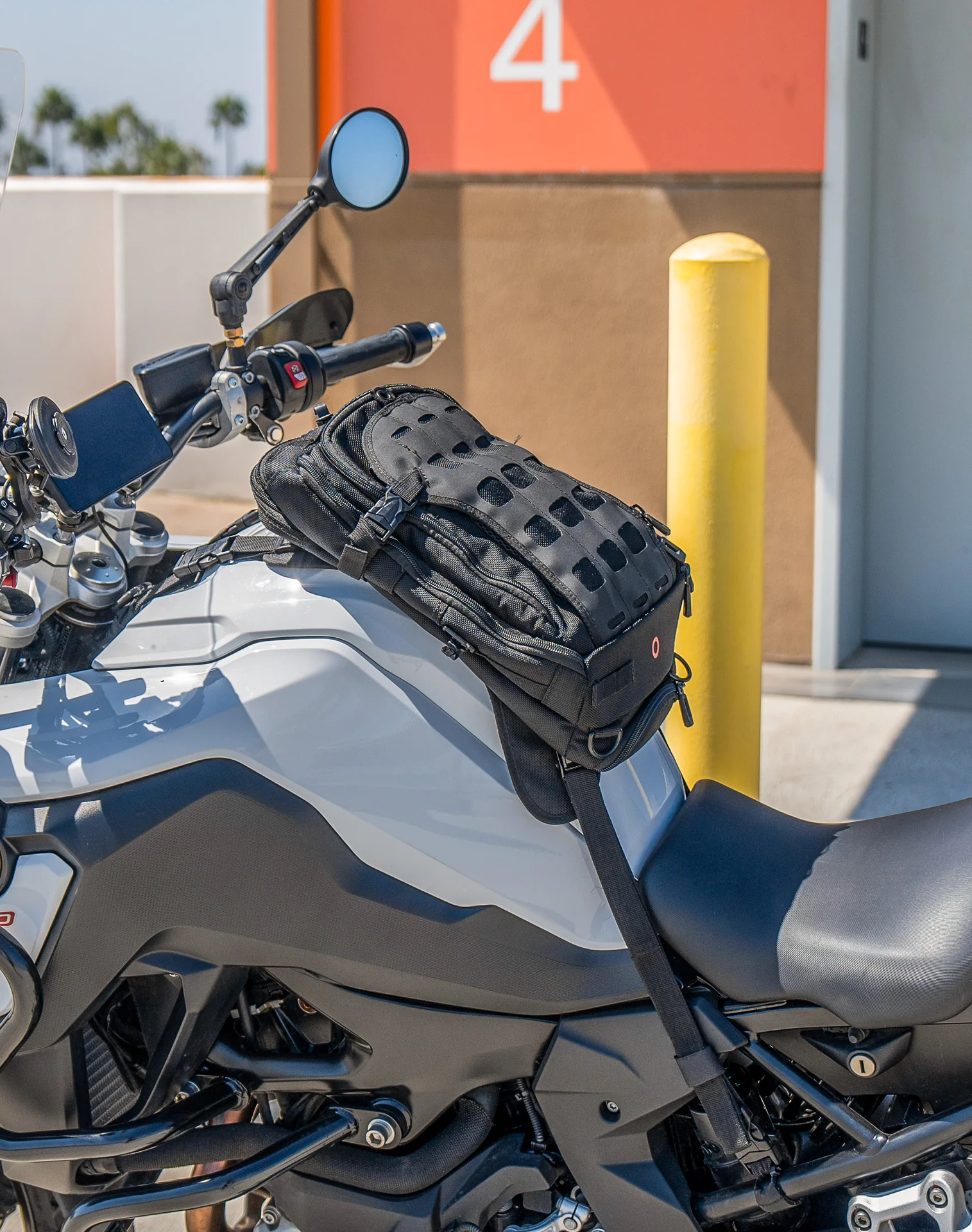 7L - Apex BMW ADV Touring Tank Bag with Hydration Pack - Image 4