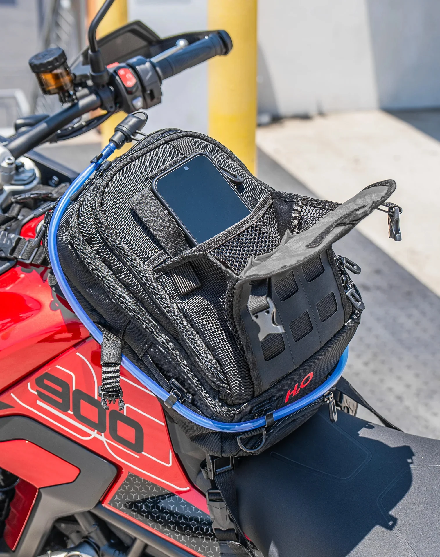 7L - Apex Triumph ADV Touring Tank Bag with Hydration Pack - Image 6