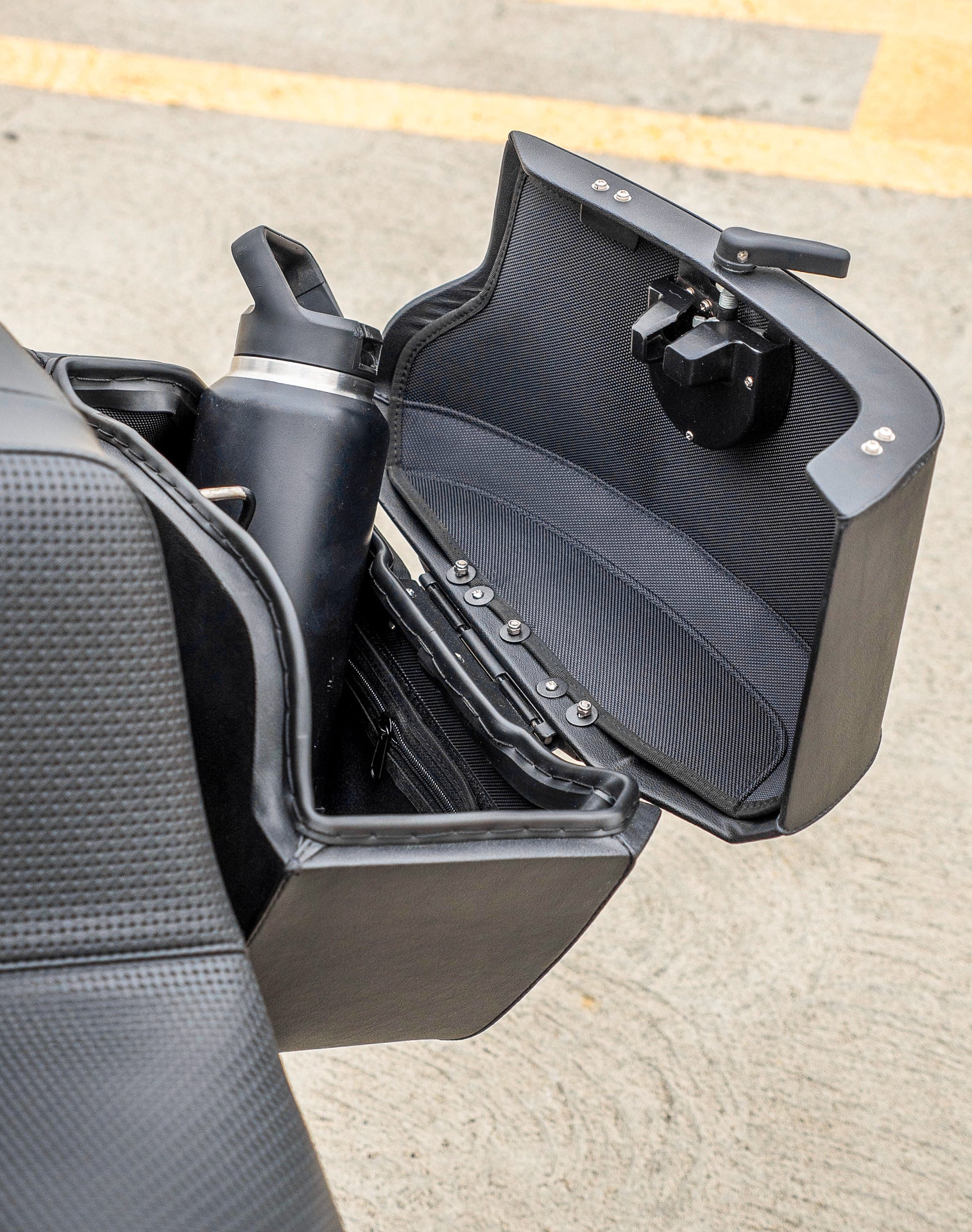 32L - Darkin Large Quick Mount Leather Wrapped Hard Saddlebags for Harley Softail Low Rider S FXLRS - Image 6