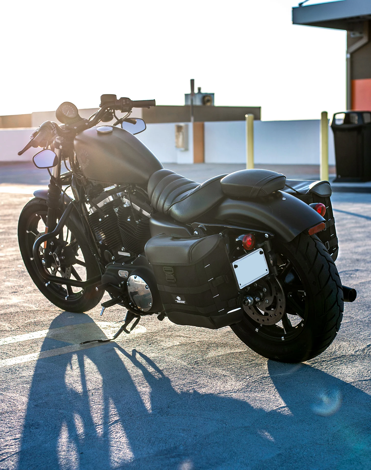 15L - Incognito Quick Mount Medium Solo Motorcycle Saddlebag (Left Only) for Harley Sportster 883 Iron XL883N - Image 3