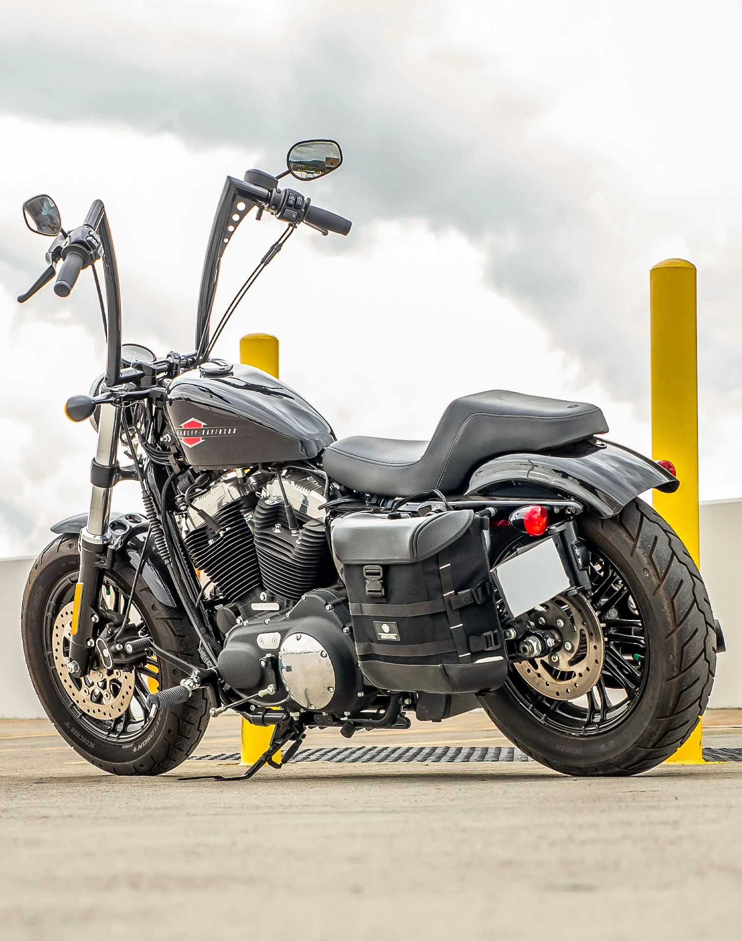 15L - Incognito Quick Mount Medium Solo Motorcycle Saddlebag (Left Only) for Harley Sportster Forty Eight XL1200X/XL1200XS - Image 3