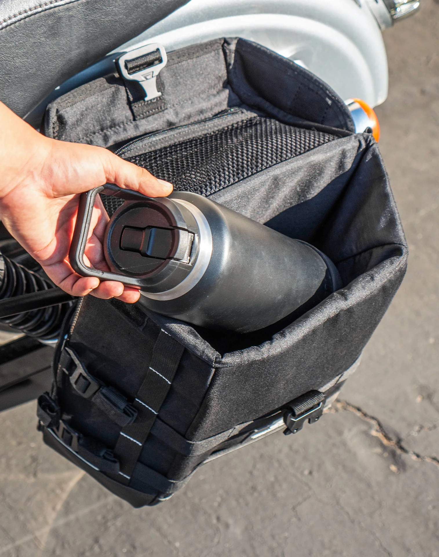 15L - Incognito Quick Mount Medium Solo Motorcycle Saddlebag (Left Only) for Harley Dyna Low Rider FXDL/I - Image 6