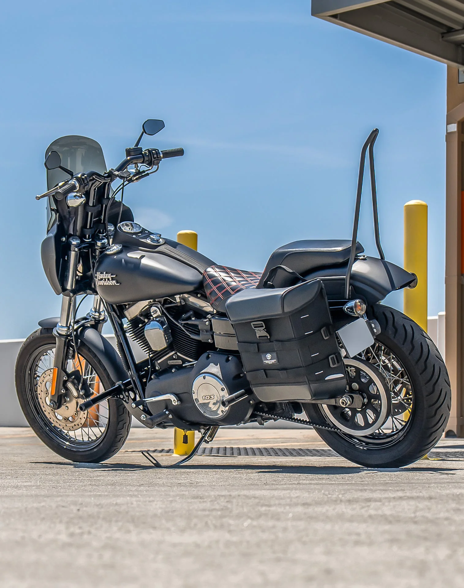 15L - Incognito Quick Mount Medium Solo Motorcycle Saddlebag (Left Only) for Harley Dyna Street Bob FXDB/I - Image 3